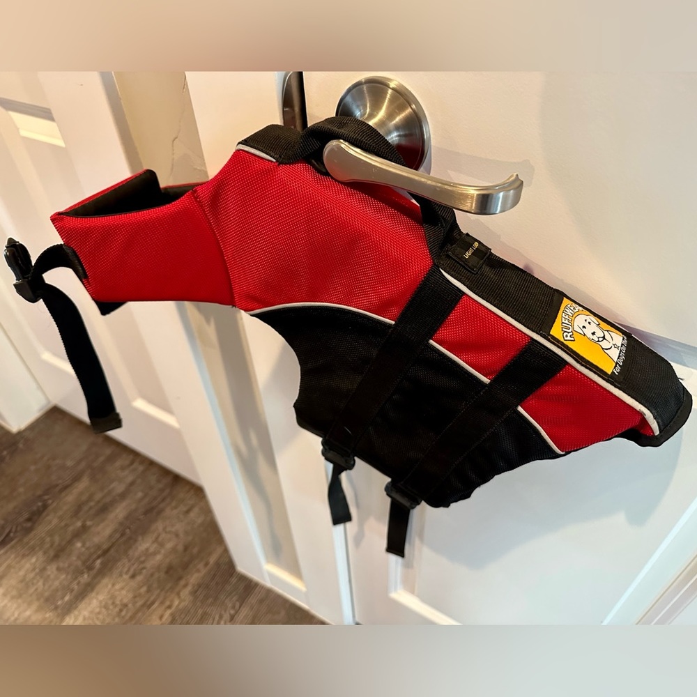 Ruffwear brand puppy / small dog life jacket